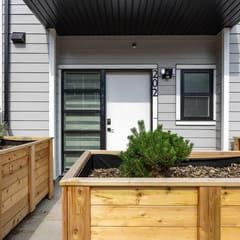 Steps to Downtown-Crescent Heights