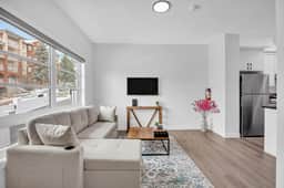 Work away from home! Crescent Heights. - Image 2