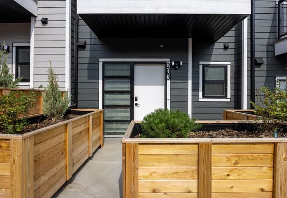 Bridgeland Hillside Charm - Image 1