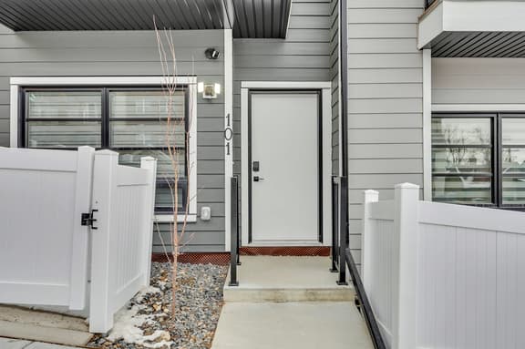Modern Villa in the heart of Crescent Heights - Image 1