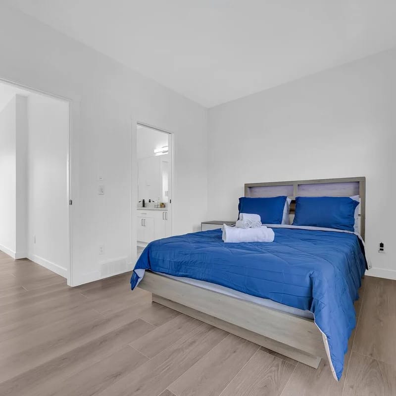 Bridgeland Hillside Charm